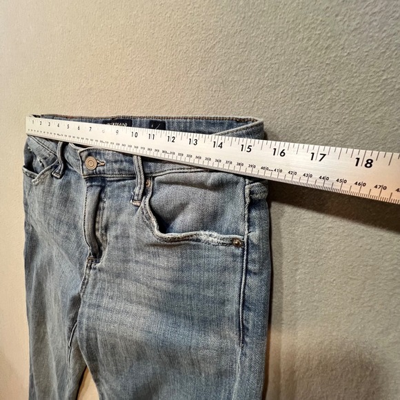 Lucky Brand Mid Rise Boyfriend Retro Boho Distressed Denim Blue Jeans Size 6/28 - Picture 4 of 13